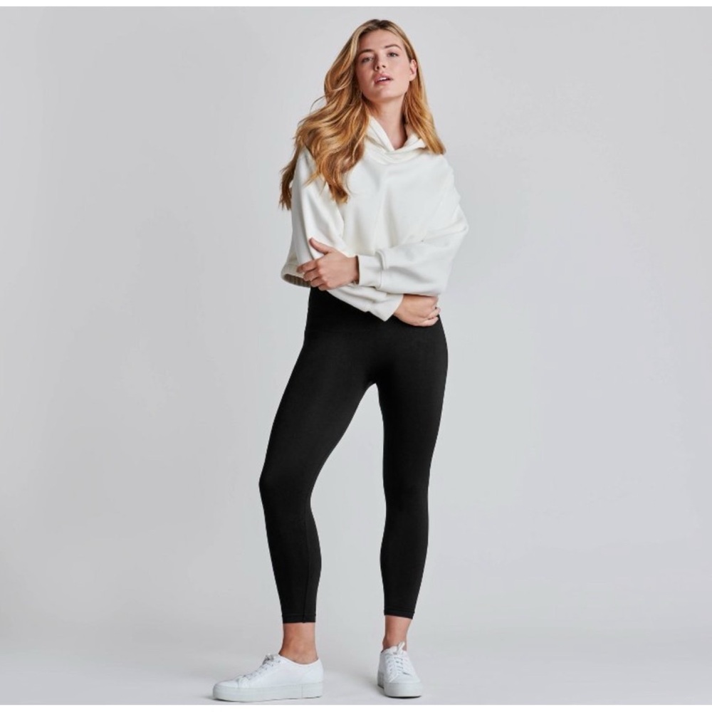 Assets By SPANX Cropped Shaping Leggings
